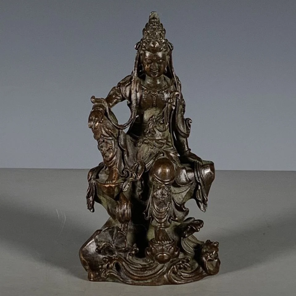 

Objects are unfettered Guanyin Buddha ornaments bronze statue of Guanyin Bodhisattva in Nanhai.