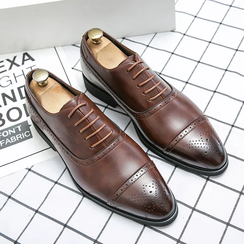 Carving Dress Shoes Men Designer Fashion Handmade Business Formal Shoes Men Original Pointed Wedding Shoes 2024