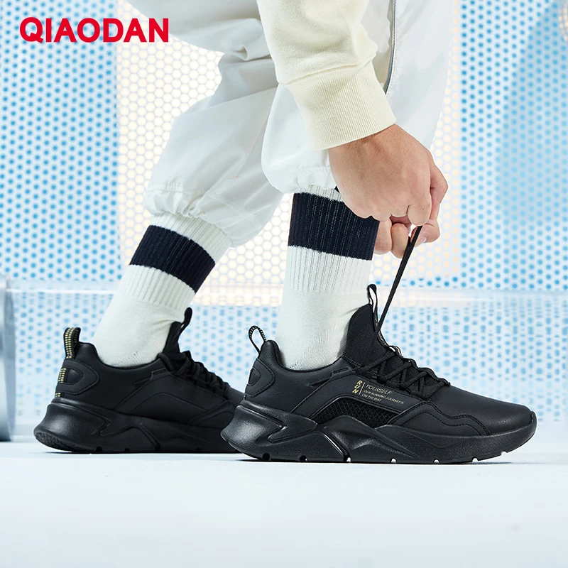 QIAODAN 2023 Running Shoes For Men Anti Slip Breathable Wear-resistant Black Sports Shoes Fashion Sneakers XM35200216B