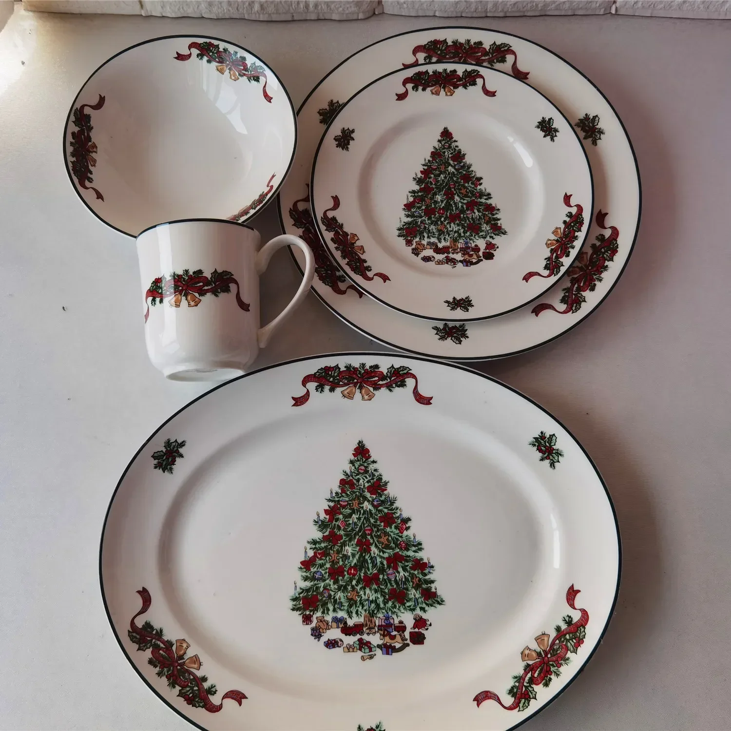 

Original Tail Goods JB Christmas Series Garland Christmas Plate Salad Bowl Mug Large Fish Plate Dinner Plates Set