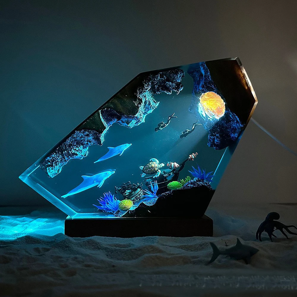 Sea Exploration Organism Resin Table Light Creactive Art Decoration Lamp Dolphin Shipwreck Divers Theme Night Light  USB Charge