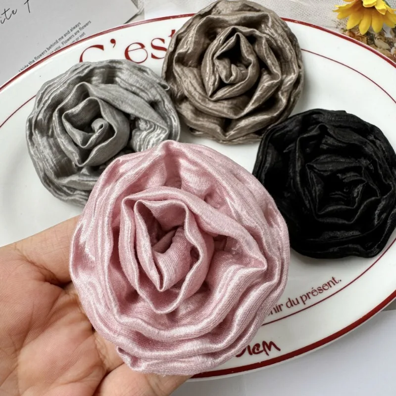 Retro Light Luxury Atmosphere Women's Brooch Rolled Edge Bright Silk Fabric Rose Handmade Badge Accessory Pin Suit Dress Corsage