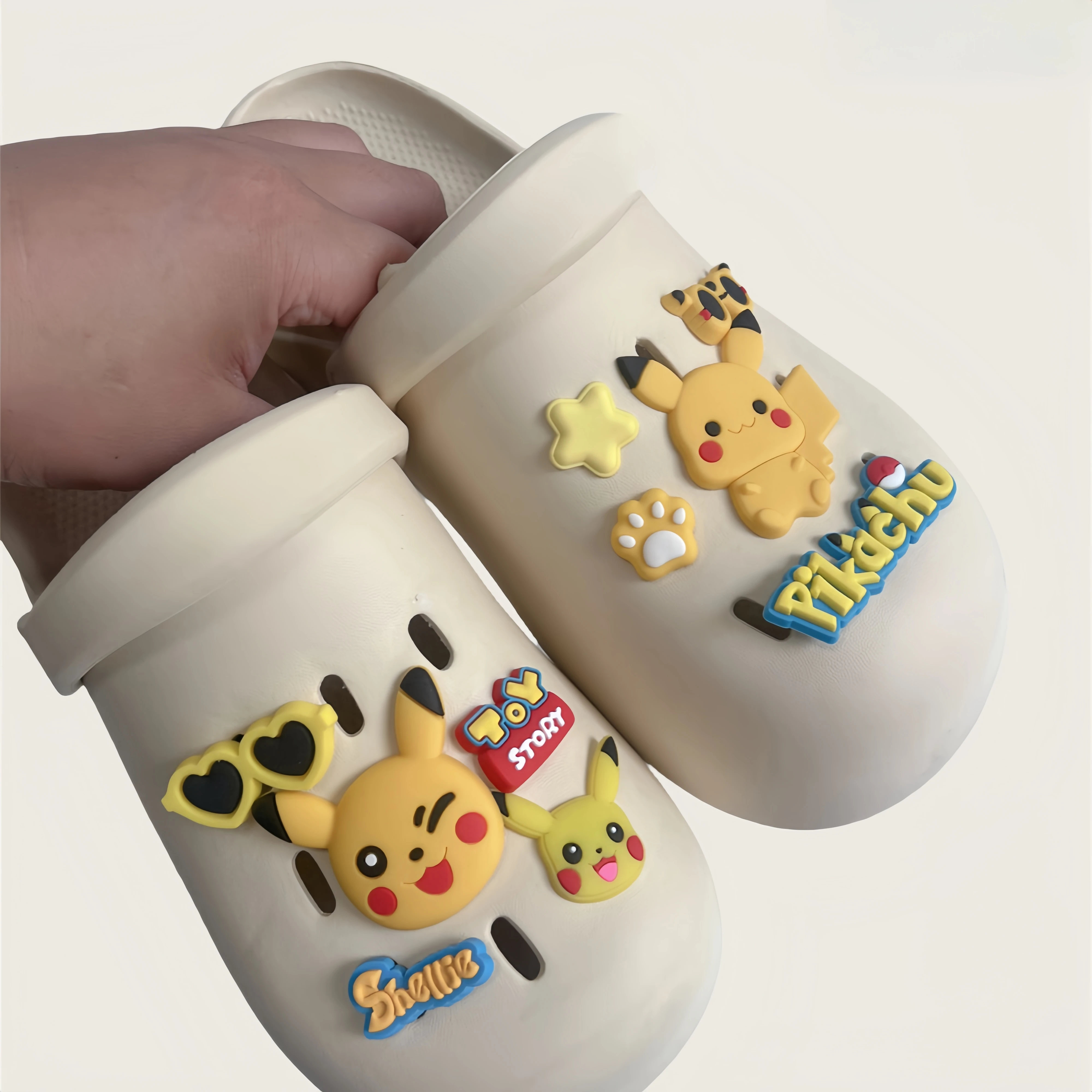 New Cartoon Cute Doll MINISO Charm scarpe e accessori fai da te staccabile estate per bambini zoccoli in legno fibbia per scarpe