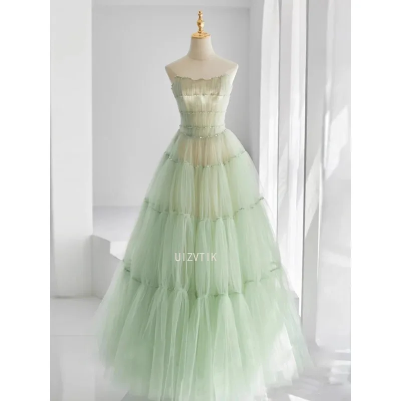 فستان زفاف كوري بسيط باللون الأخضر الفاتح لالتقاط الصور بدون حمالات ثنيات بطول الأرض فستان سهرة أنيق طويل لحفلات أعياد الميلاد