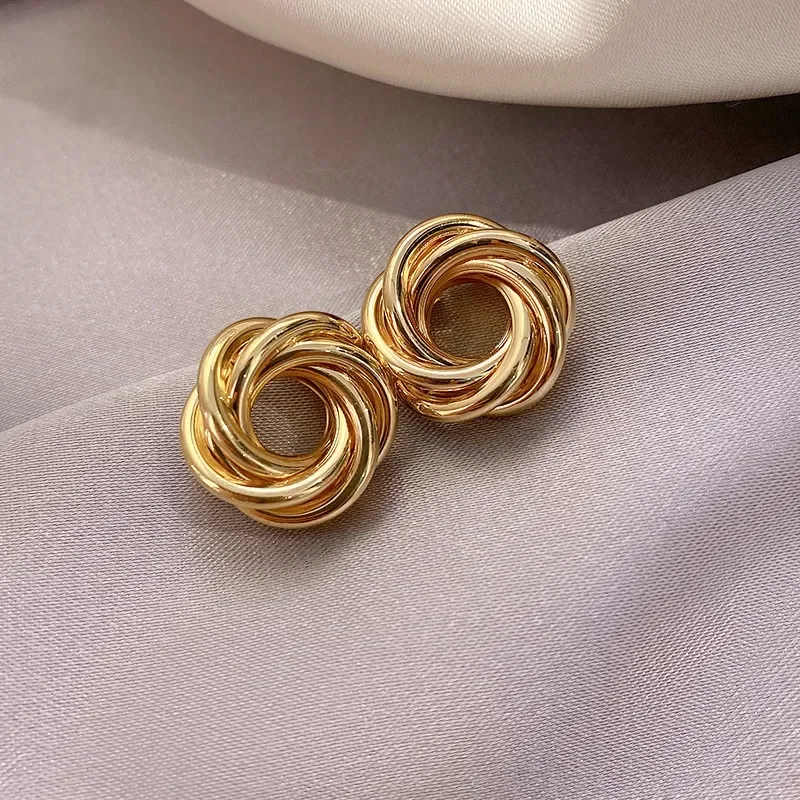 New Trend Geometric Metal Winding Twist Gold Color Flower Stud Earrings for Female Punk Temperament Jewelry Wholesale Girl Gift