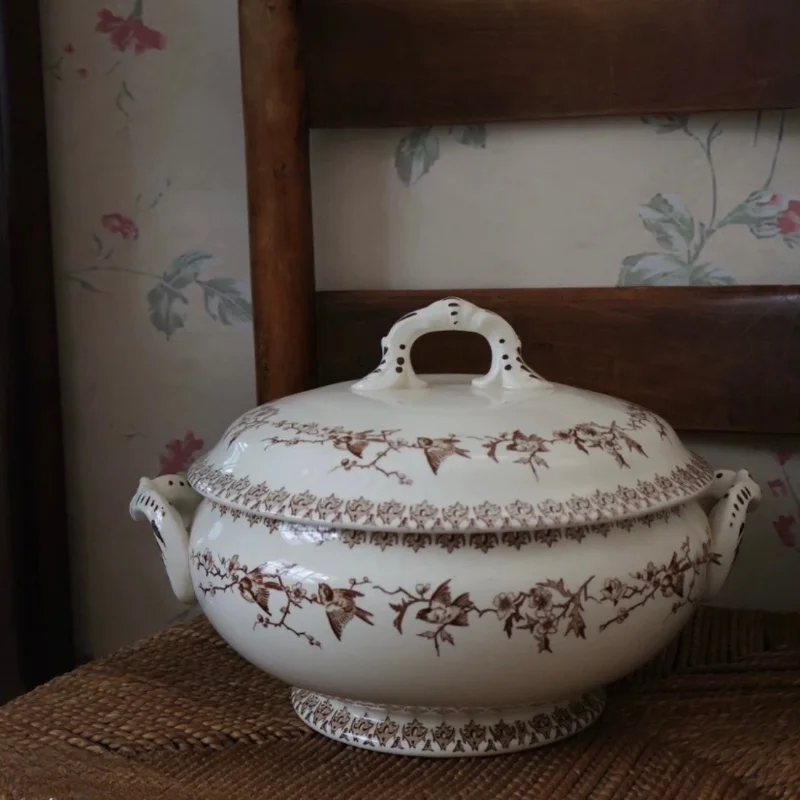 

Medieval soup pot, brown bird French rare