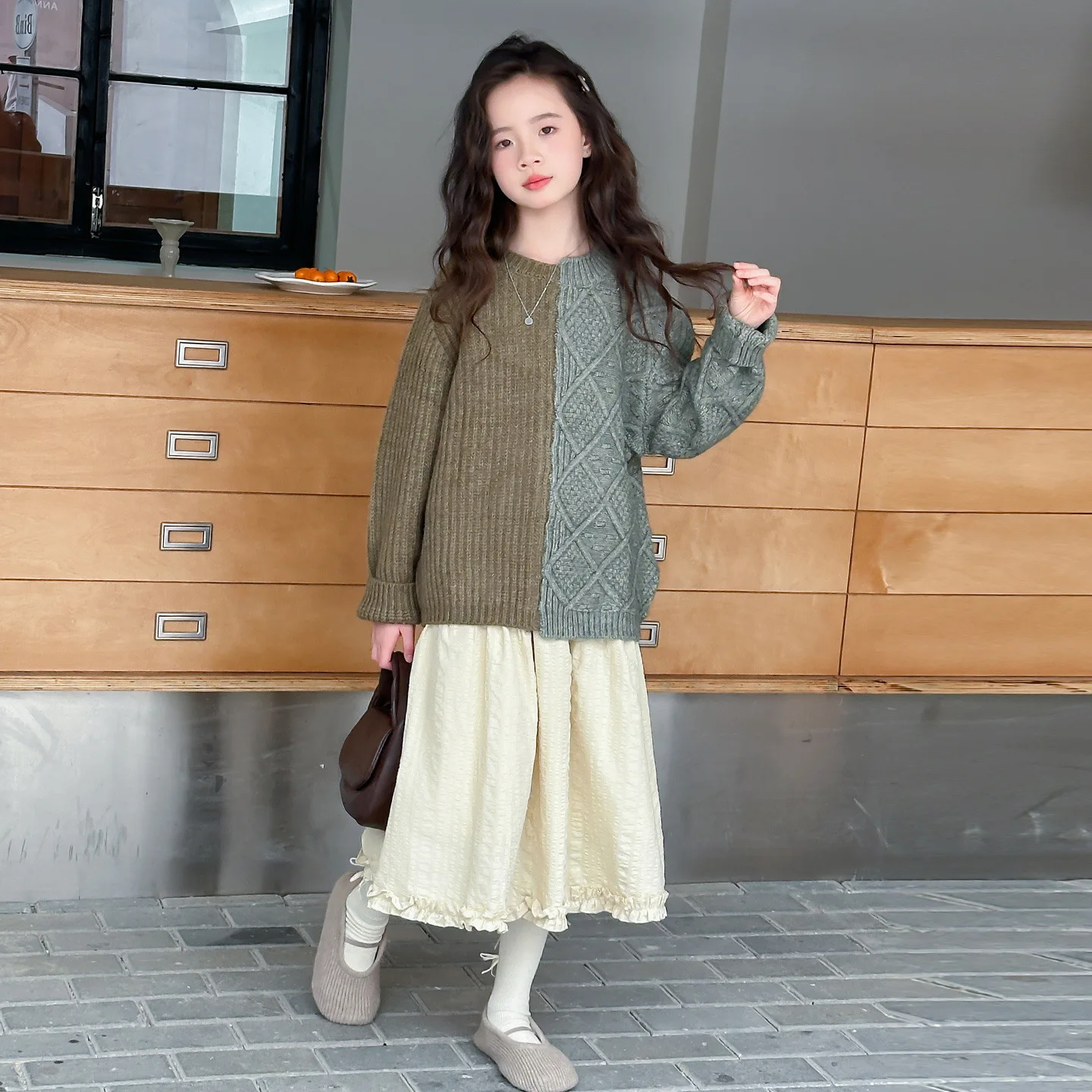 

Осенний детский комплект из двух предметов для девочек, лоскутный вязаный свитер для маленьких девочек, юбка для девочек-подростков, детские модные комплекты для девочек