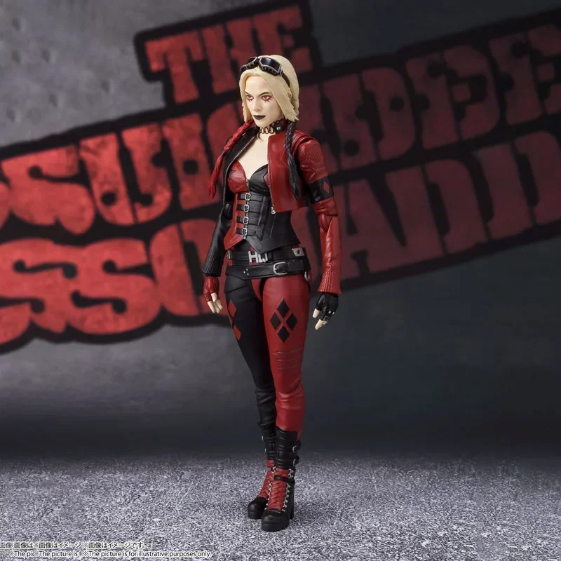 ในสต็อก Bandai S.H.Figuarts SHF ของแท้อะนิเมะ Harleen Quinzel ทีมฆ่าตัวตายอะนิเมะ Action Figure สะสมของเล่นเด็กของขวัญ