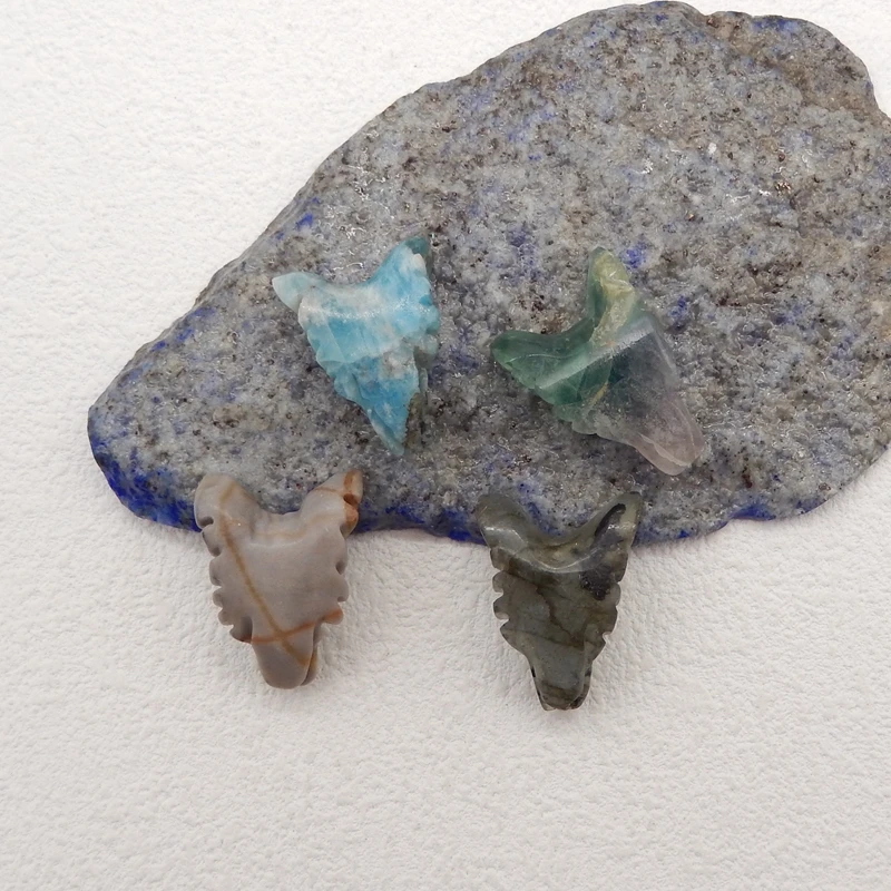 4Pcs Natural Stone Wolf Head Pendants Beads,Handcarved Animal Pendants DIY Jewelry Necklace Accessories 24x16x9mm 3g