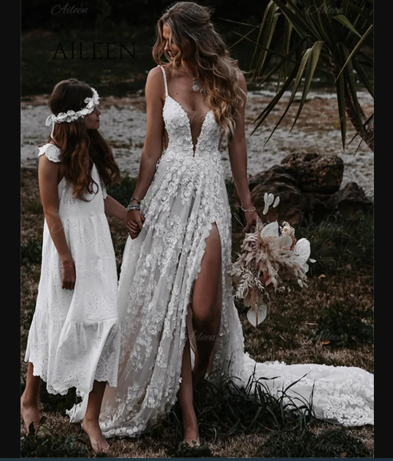 Sexy Bohemian Beach Lace Wedding Dresses Spaghetti Backless Side Split Summer Long Bridal Gowns Sleeveless Country Bride Dress