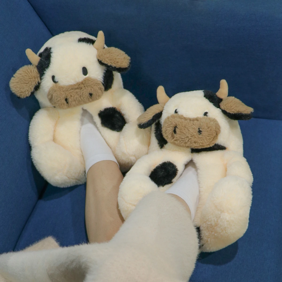 Fashion Cattle Plush Slippers Cartoon Animal Fluffy Slipper Soft Warm Home Indoor Cute Cartoon Furry Shoes for Women Men Gifts