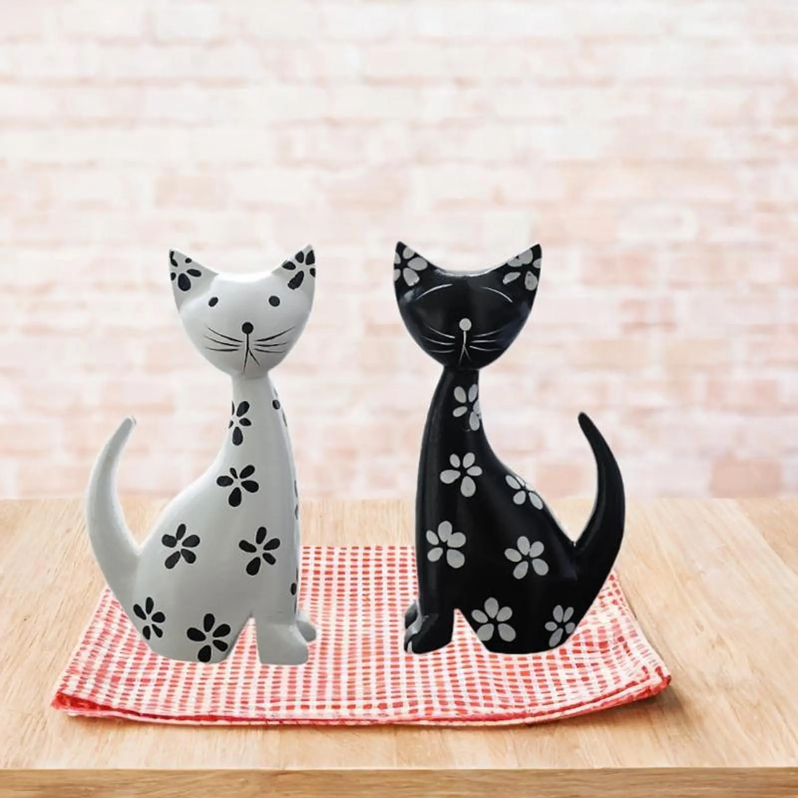 2Pcs Wooden Cat Statue Simple Animal Sculpture Modern Tabletop Ornament for Living Room Office Bookshelf Fireplace Decors