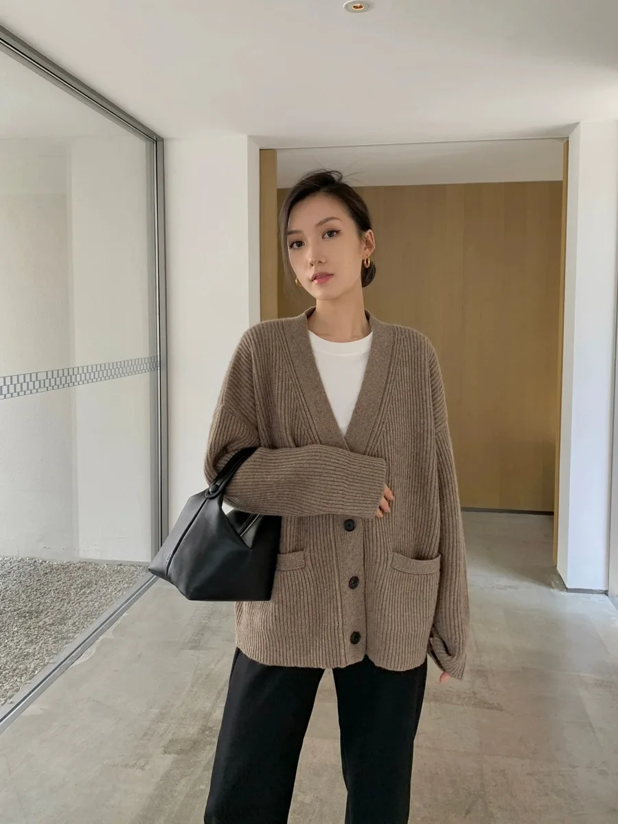 2023 autumn and winter new wear V-neck sweater 100% cashmere knit cardigan women loose solid color thick coat European goods