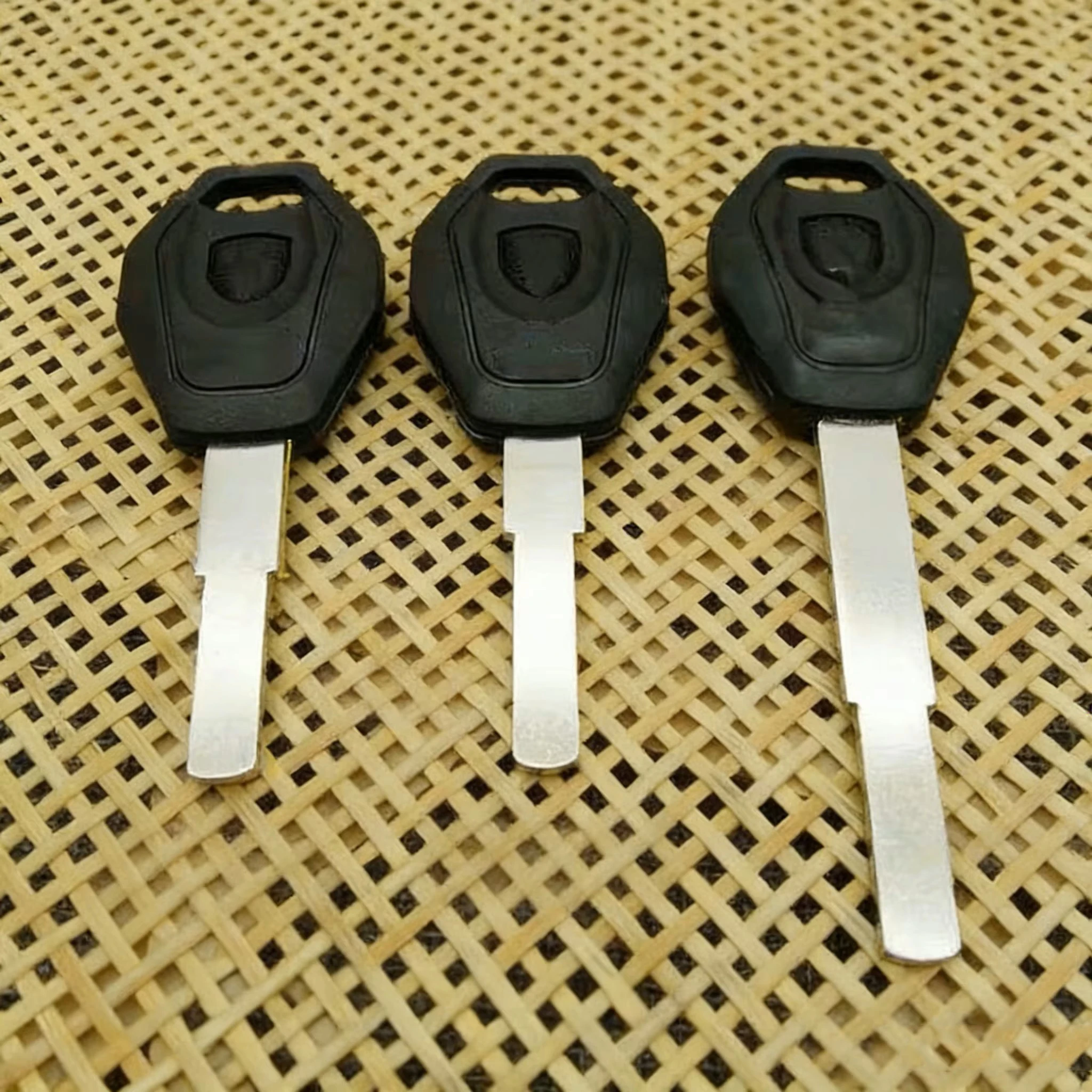 20pcs/lot Best quality Lock Cylinder House Home Door Key blanks Electric Car Internal Milling Flat Battery Car Key Embryo