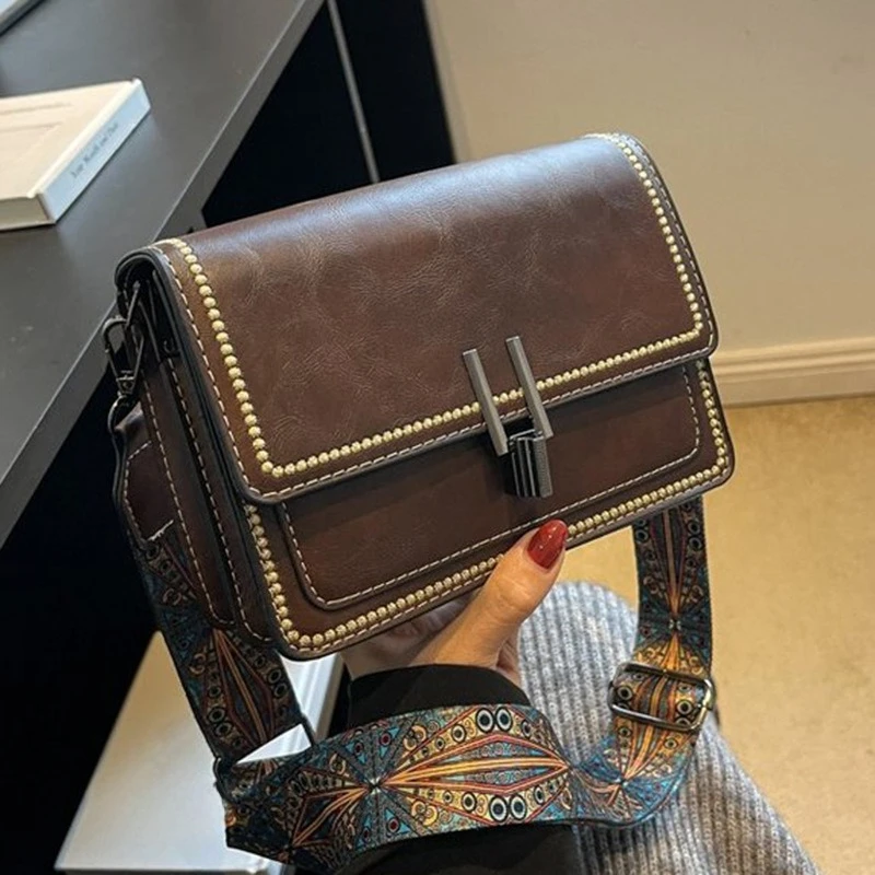 

Chic Buckle Crossbody Bag with Wide Patterned Strap Retro Inspired Textured PU Leather Shoulder Purse for Daily Streetwear Looks