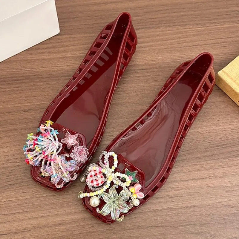 

Сандалии с кристаллами, новые летние туфли с квадратным носком и неглубоким носком, с цветочным вырезом, дышащая мягкая подошва, нескользящая обувь на низком каблуке