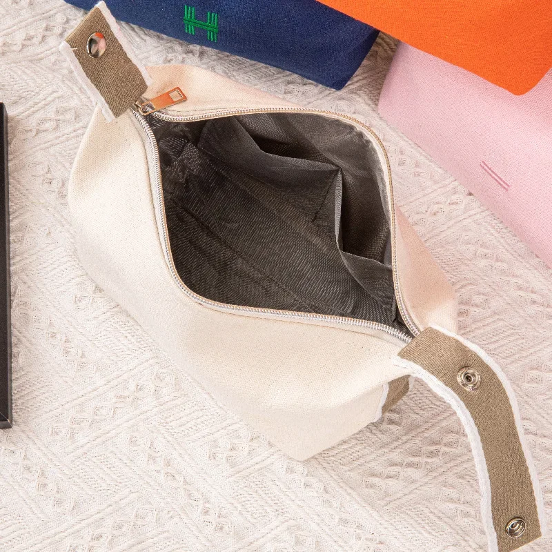 حقيبة مستحضرات التجميل المحمولة للسفر للنساء ذات الإحساس الراقي على الإنترنت موديل جديد مشهور حقيبة تخزين المكياج ذات شعبية كبيرة #4