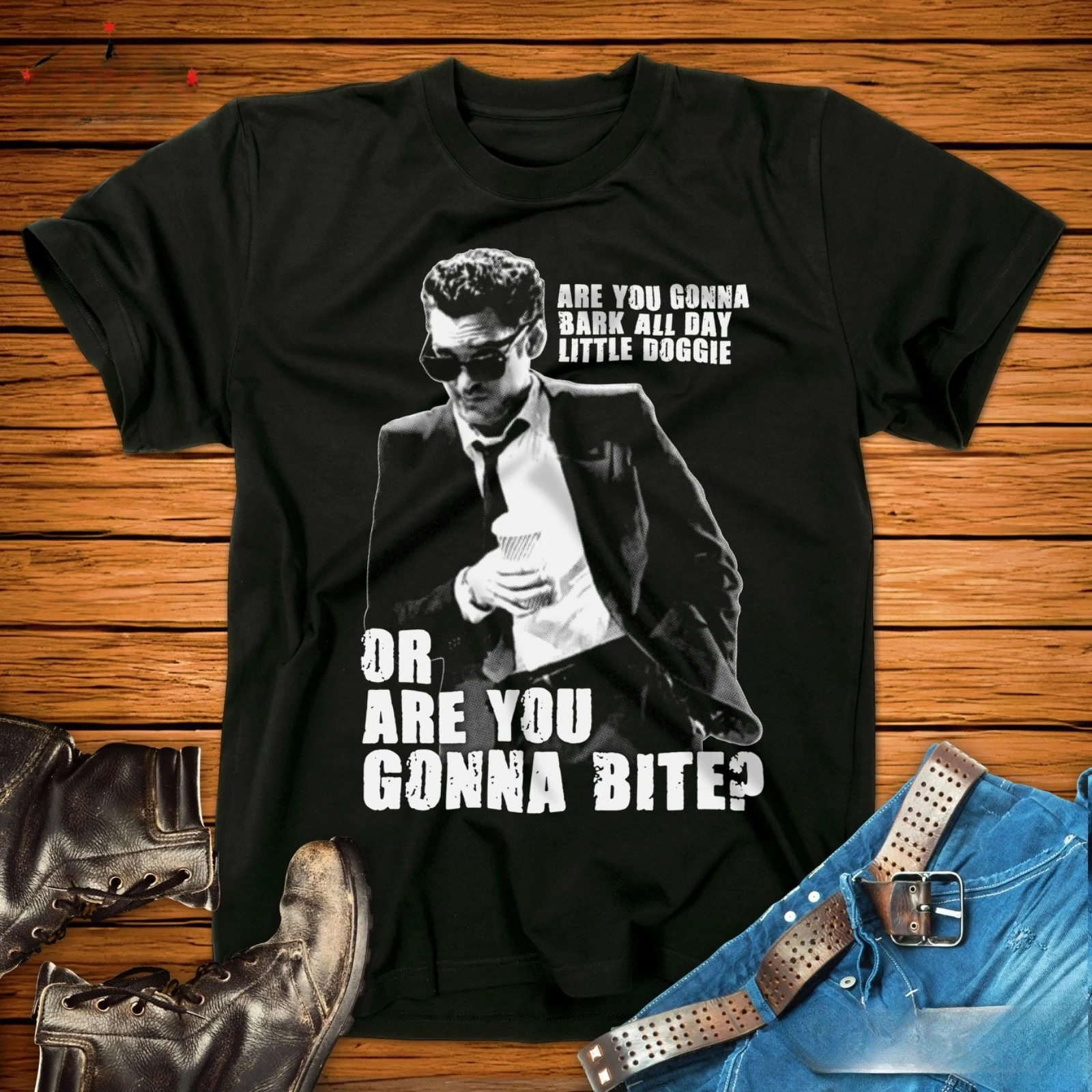 مايكل مادسن خزان الكلاب السيد. شقراء ليتل دوجي تي شيرت مادة البوليستر قميص رخيص #1