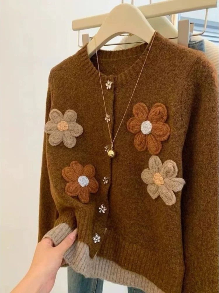 

Y2k O-neck 3D Flower Cardigan Coat Women Lazy Loose Long Sleeve Sweaters Mujer 2025 Early Autumn New Gray Knitted Tops