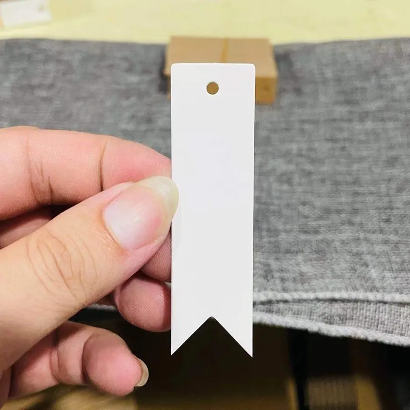 Easy to Write On White Paper Labels, 200 pcs, Wedding Favor Labels, Pre-Punched Hanging Hole for Party Valentines Tags