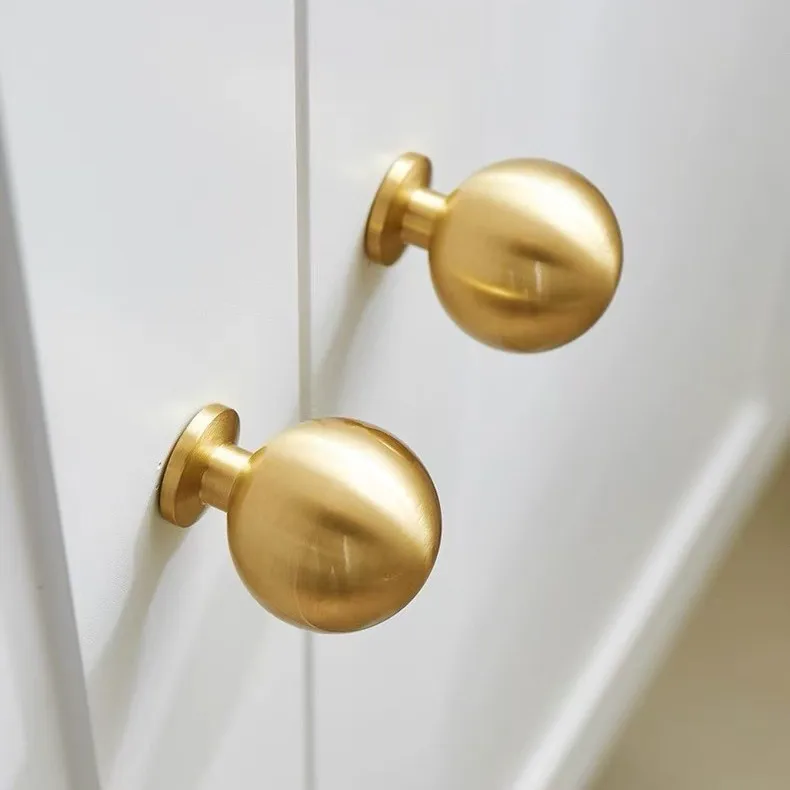 Massiver Messing-Schranktürgriff Goldener Schubladengriff Einloch-Knopf Möbelbeschlag Zubehör Reiner Kupfer-Küchentürgriff – Detail 2