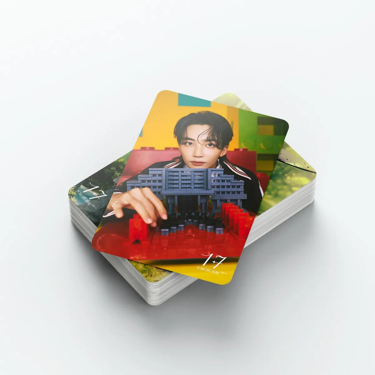 Ultra High Definition Small Card Series, Showcasing The Charm of Idols with Different Styles in An Instant