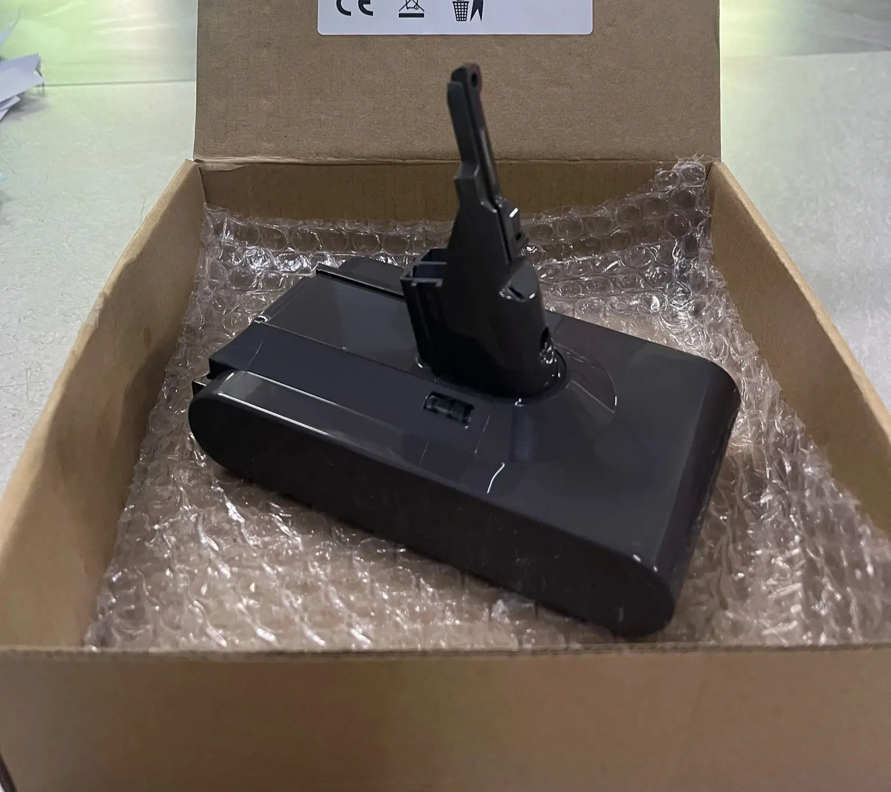 

21.6V, 12800mAh,forDyson V8 Absolute Cord Free Vacuum Cleaner Replacement Battery, Handheld Vacuum Cleaner Battery