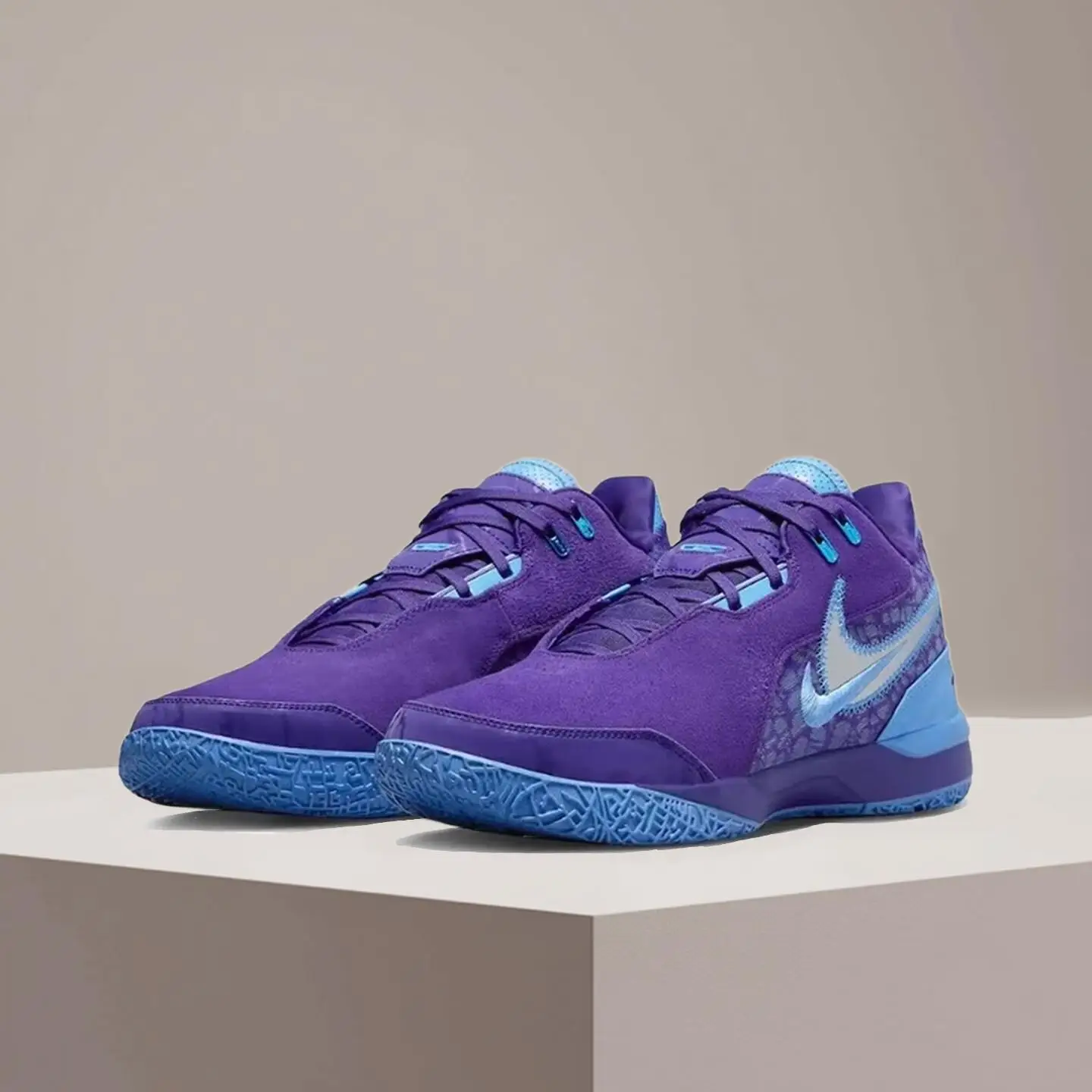 

Баскетбольные кроссовки Nike Zoom LeBron NXXT LeBron — нескользящие, прочные, с амортизацией, долговечные FJ1566-500