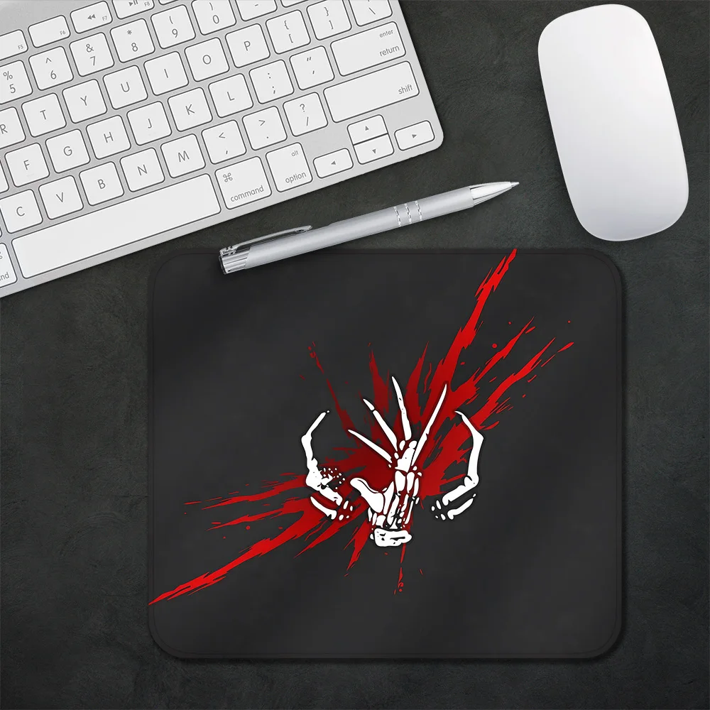 Game D-Dead by D-Daylight Gaming Mouse Pad XS Small Mousepad For PC Gamer Desktop Decoration Office Mouse Mat Deskmat Rug