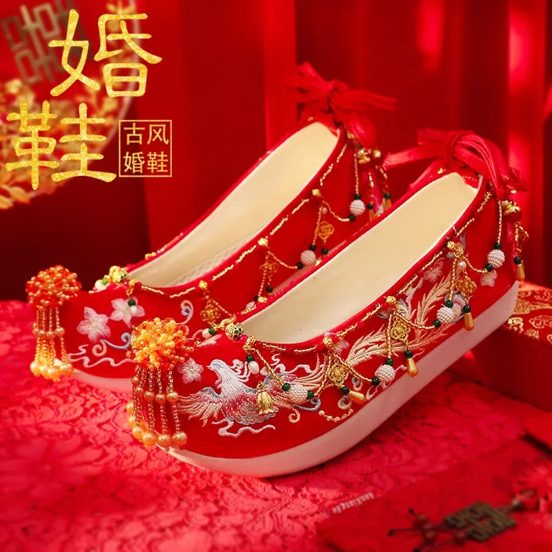 ใหม่หรูหรา Xiuhe รองเท้าจีน Phoenix Crown เจ้าสาวสีแดงปักรองเท้า Hanfu แพลตฟอร์มรองเท้า