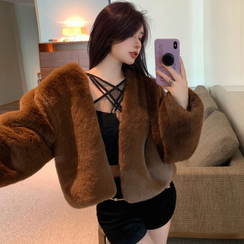 Winter Fall Light Weight Women Fur Coat Short Cut Vintage Fashion Lady Faux Fur Coat