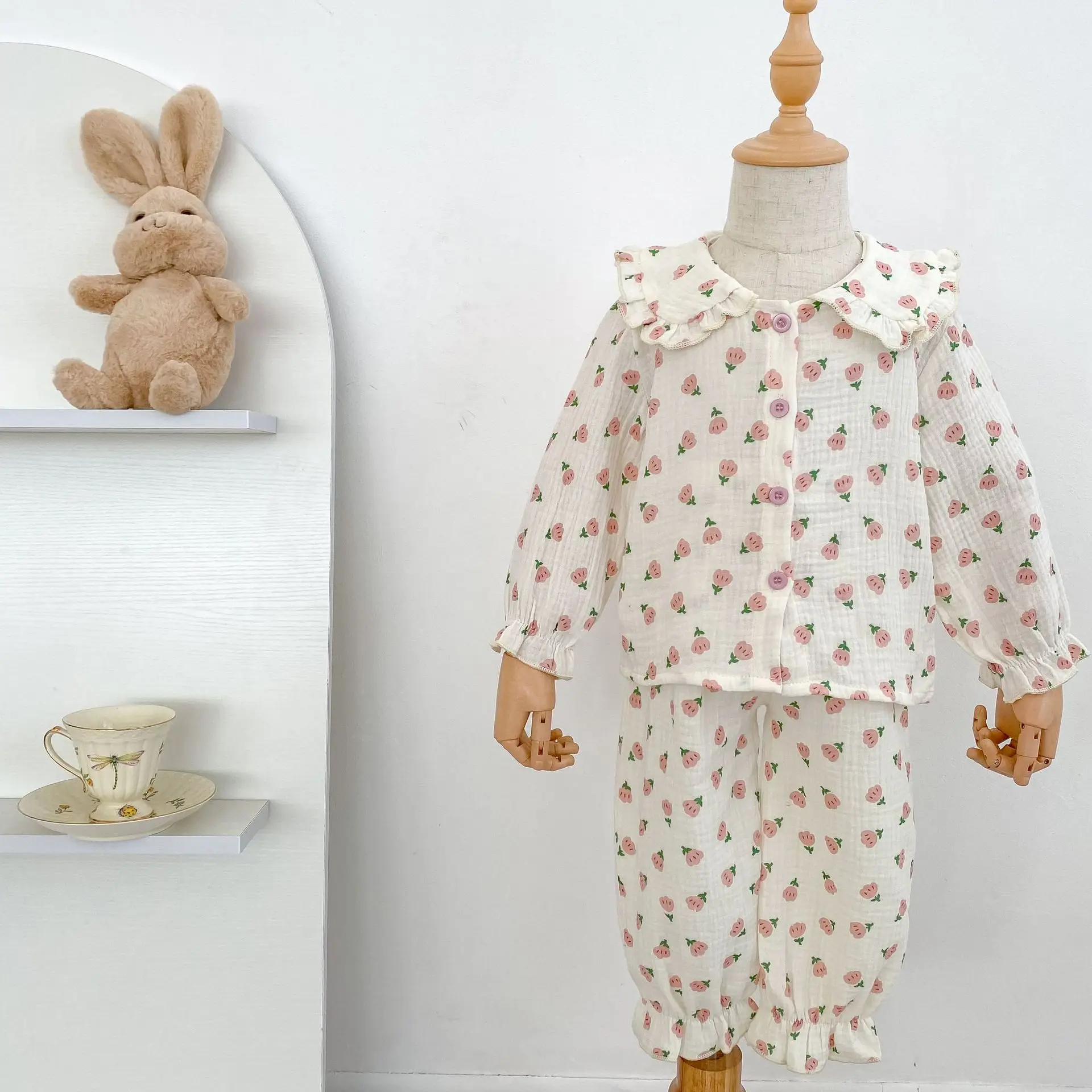 

Осенняя новинка: комплект детской одежды для девочек 0-6 лет, пижама с воротником-стойкой и штанами, милый принт, комплект из двух предметов