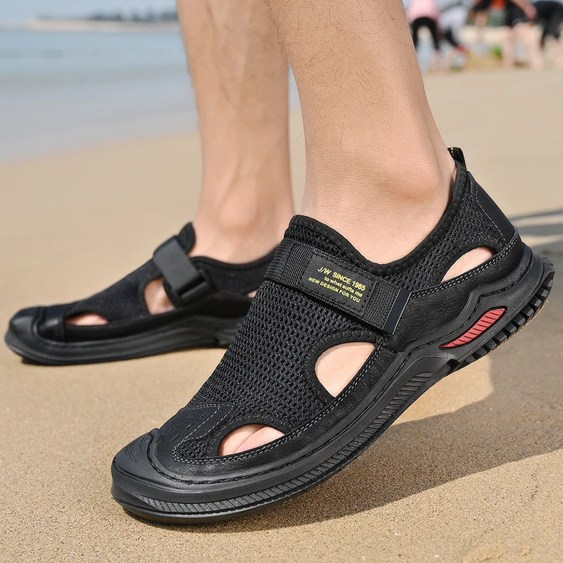 High quality Breathable Mesh Men sandals Outdoor Summer Men Sneakers shoes Plastic Men Casual shoes Beach Shoes Water Shoes