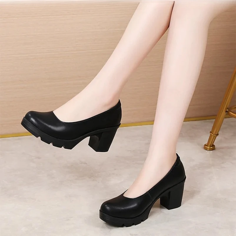 

2025 рабочая обувь, профессиональная женская обувь на толстом каблуке, водонепроницаемая кожаная обувь на платформе с круглой головкой и средним каблуком