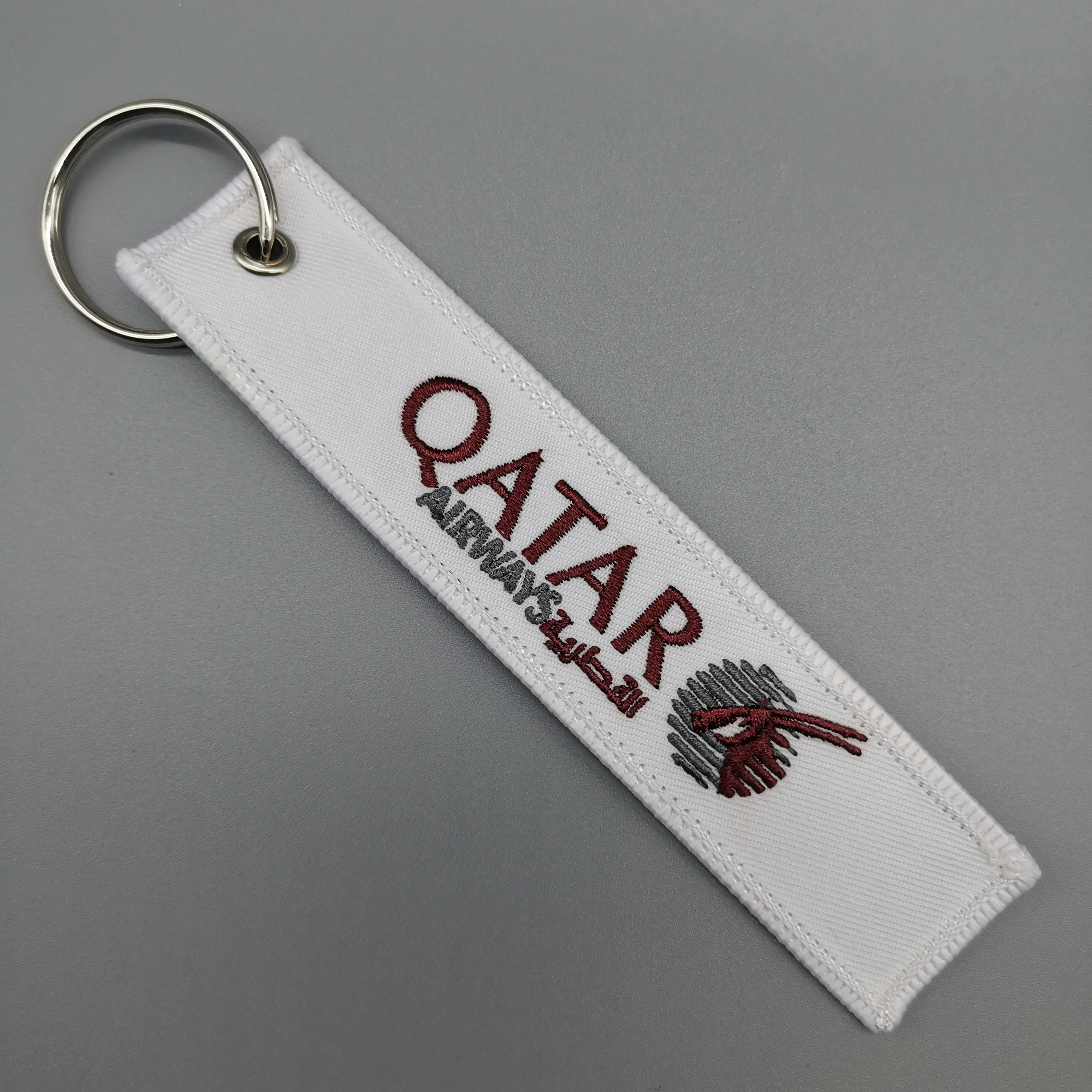 1 PC QATAR AIRWAYS Keychain White Double Sided Embroidered Keychain Fashion Gifts Pilot Trinkets