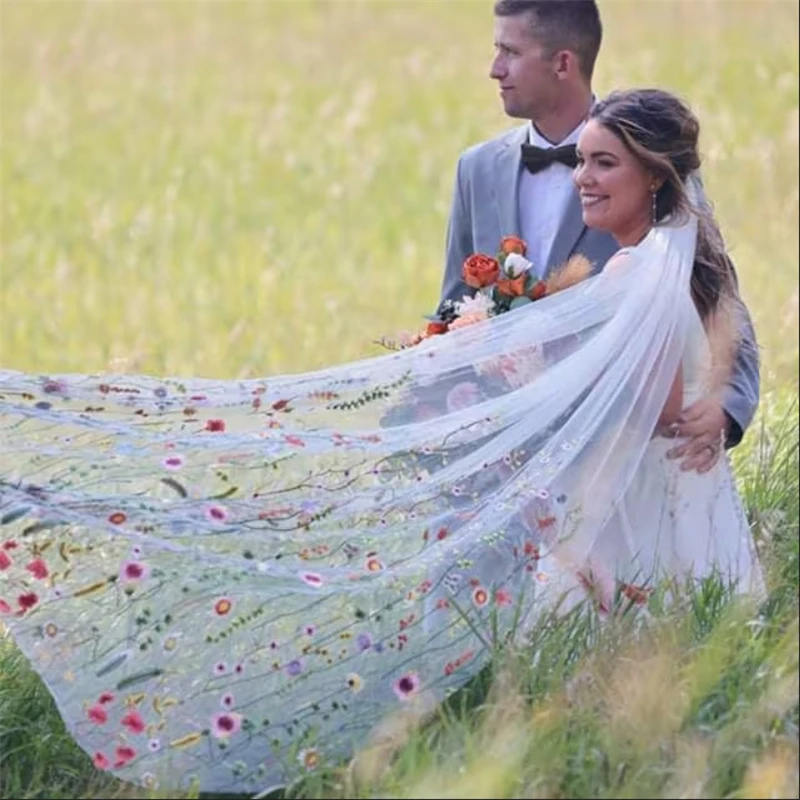 Velos de novia con peine para novias, flores salvajes, Jardín Secreto, Floral, catedral, bordado, hojas verdes, mariposas, Rojo