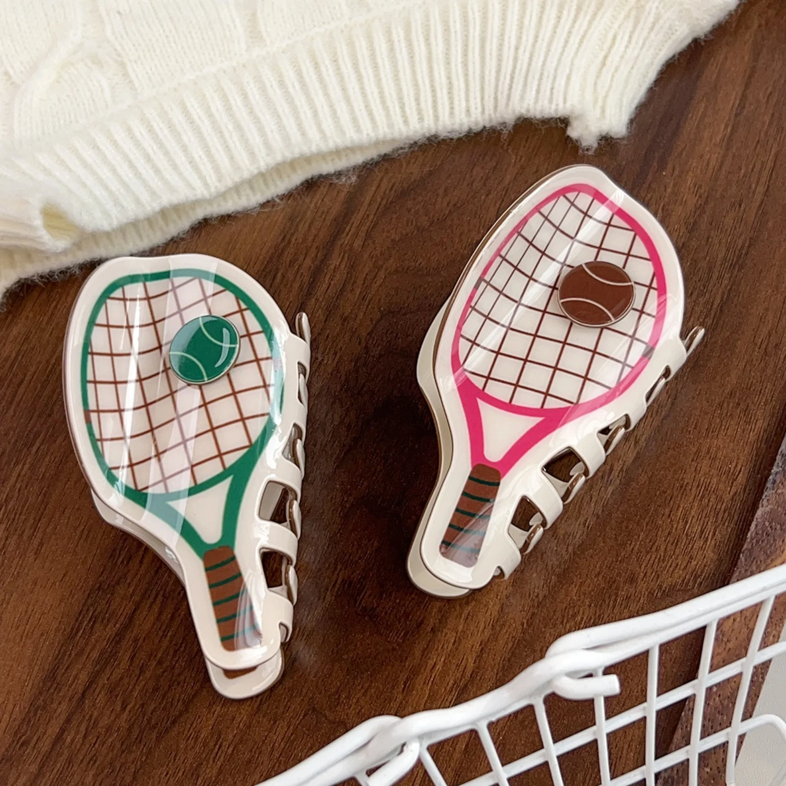 Sportliche Tennisschläger-Haarklammer, PVC-Mode-Haarspange im Haifisch-Design, Stilvolle Haaraccessoires für Frauen, Alltag und Freizeit – Detail 2