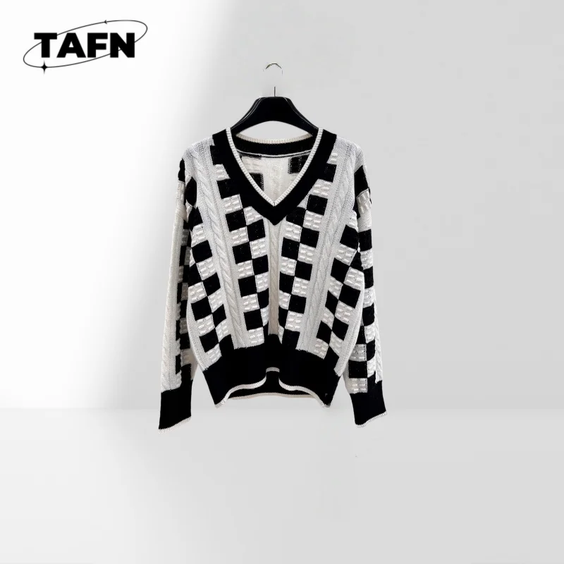 

Soft and Comfortable Cable Knit Sweater for Women, Perfect for Cozy Days Cozy and Fashionable for Winter AI15101