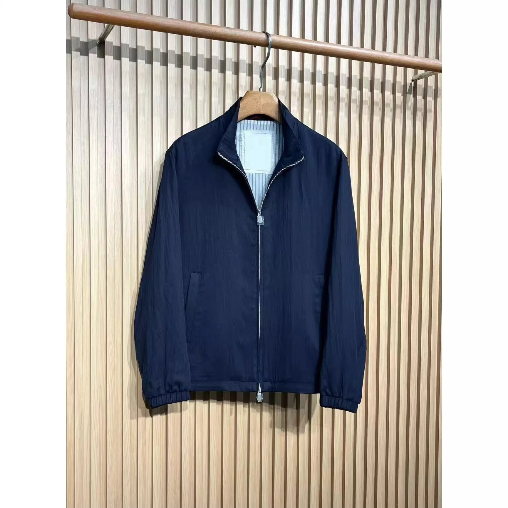 

Куртка BC Italian 26ss в стиле old money с воротником-стойкой для повседневной носки