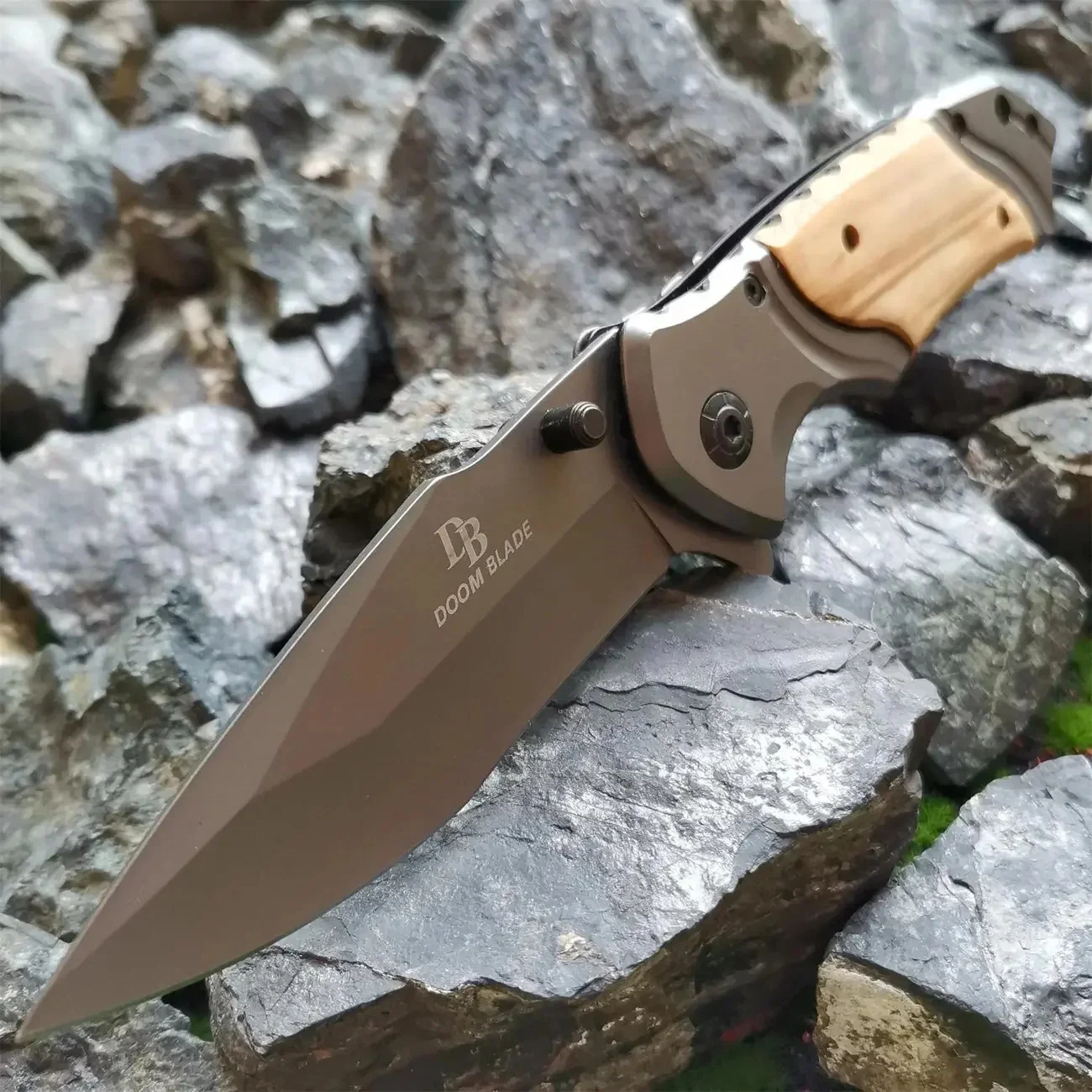 Single-Hand Quick-Open Folding Knife 1