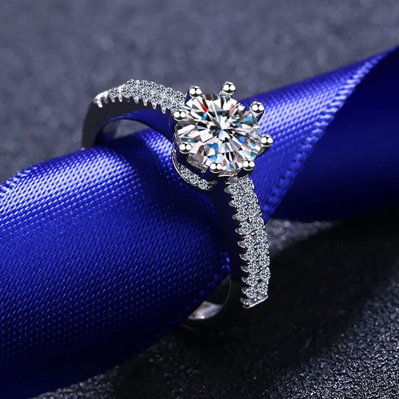 Exquisite Platinum PT950 Crown Six-claw 1-carat Moissanite Ring Channel-set Diamonds Simple Wedding Band Fine Jewelry Gifts