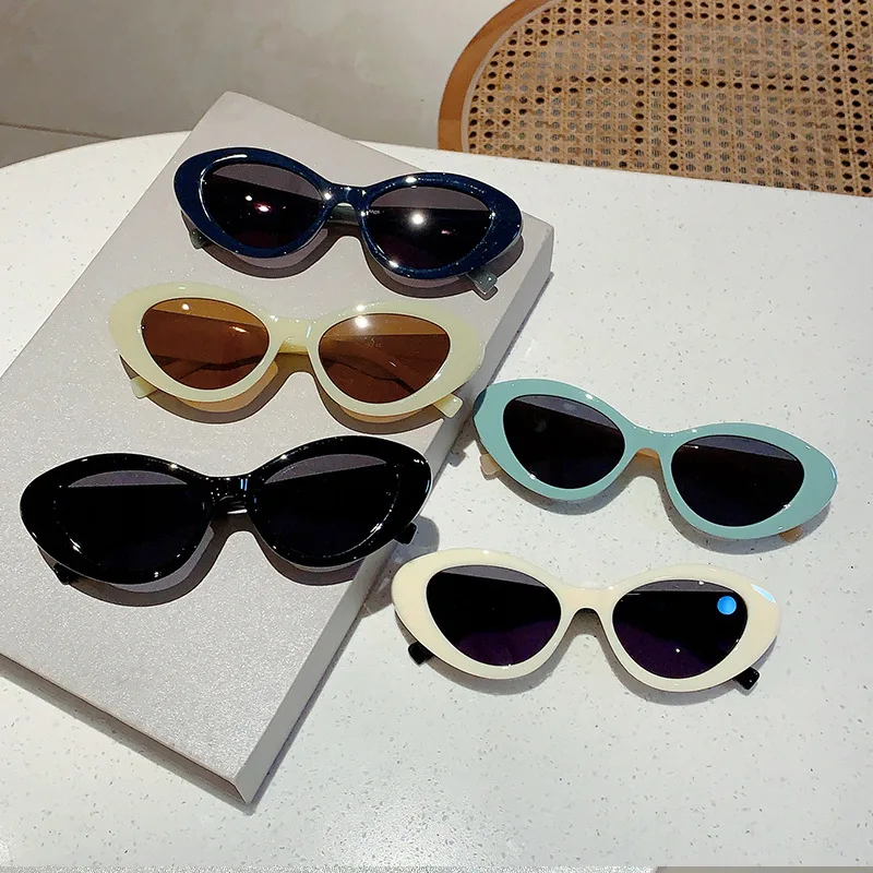 Luxury Brand Designer Vintage Cat Eye Sunglasses Women For Men 2024 Sun Glasses Trendy Punk Popular Jelly Sexy Ladies Eyeglasses