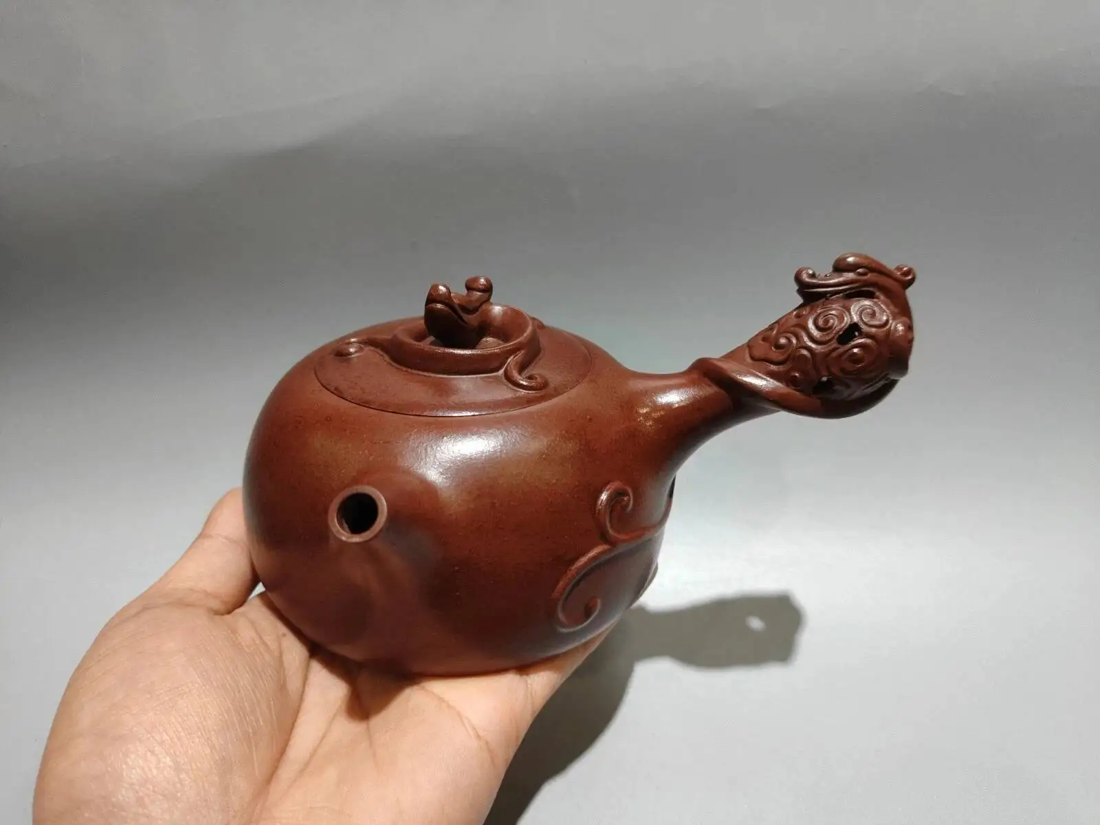 

China Yi Xing Zisha Clay Handmade Exquisite Teapot