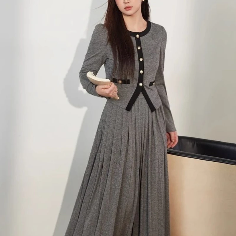 Large Size Women's Knitted Cardigan Pleated Skirt High-end Gray Set