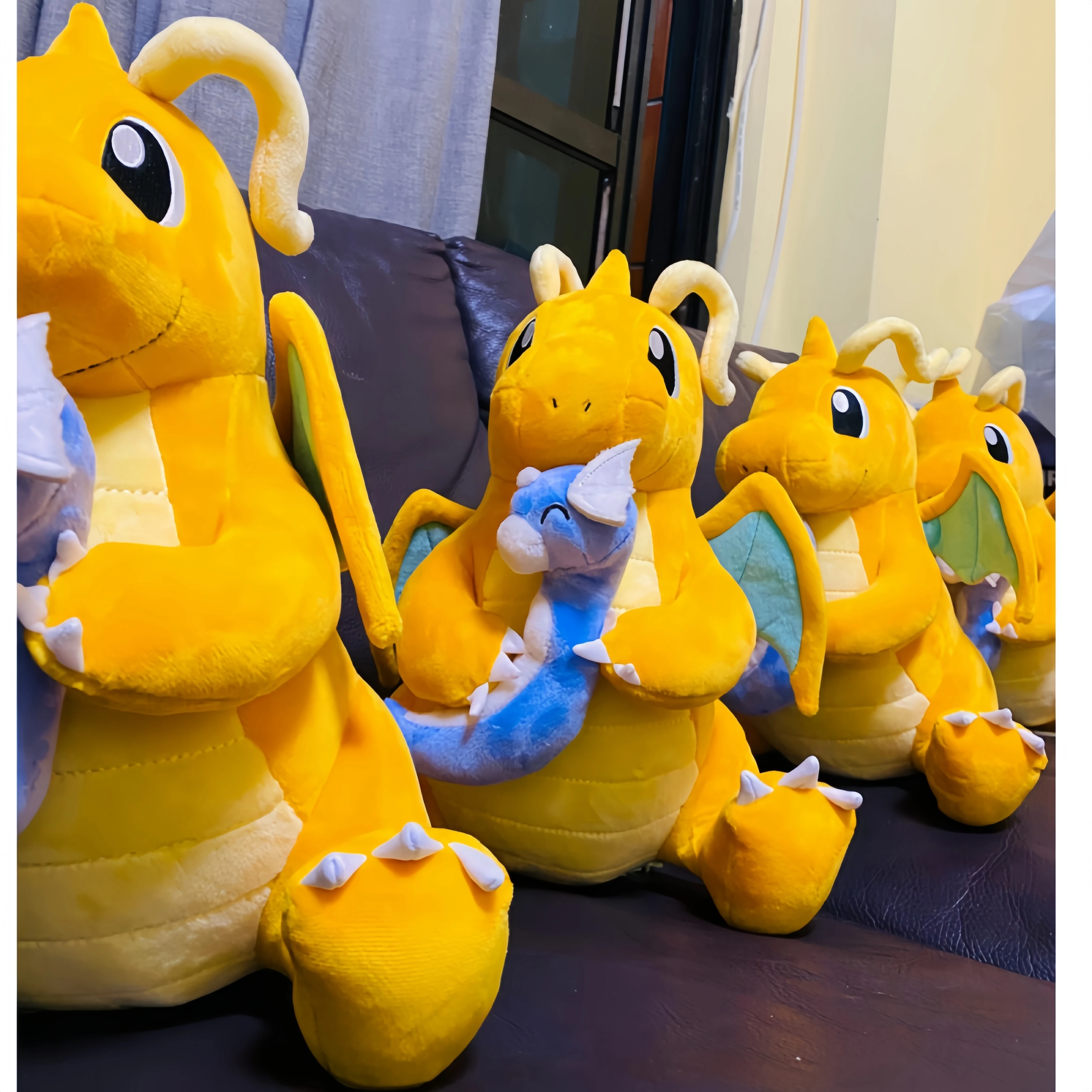 

Плюшевая игрушка Pokemon Dragonite с Дратини - милая версия с Пикачу, Тиранитаром, Чаризардом, Генгаром, Драгапультом. Аниме-куклы.