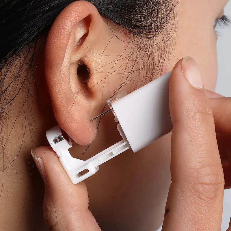 1/2/4/6pcs Disposable Ear Piercing Tool Disinfect Safety Sterile Earring Piercer Machine Studs Nose Body Jewelry Piercing Tools