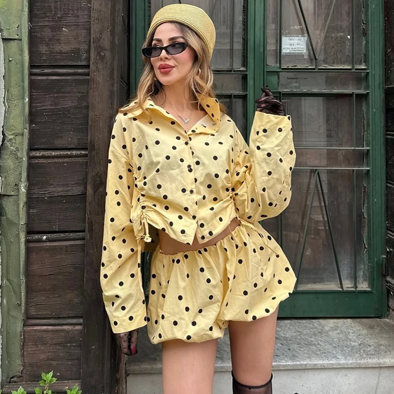 

TARUXY Pleated Polka-Dot Jacket Shorts Set Female Stand Collar Lace Up Coat Mini Shorts Commuting Women's Suit Spring Summer New