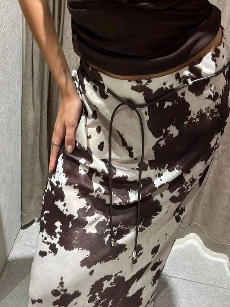 Falda personalizada de media longitud con cordón y estampado de vaca, con un sentido completo de drapeado, versátil para ocasiones informales diarias