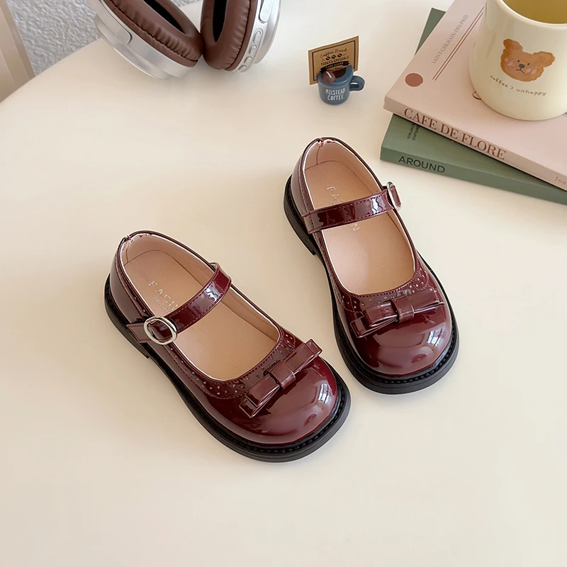 

Girls Flat Shoes Simple Bows Sweet Kids Leather Shoes Round Toes Vintage 2025 Autumn New Children Dance Performance Shoes Glossy