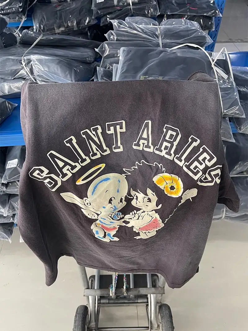 

Винтажная футболка Waed Loose ort Sve ex Angel Baby Retro Distred round Ne Youth Faion Корейский бренд